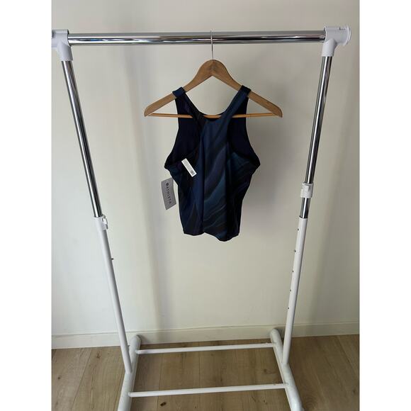 $75 NWT Athleta Lightning‎ Print Support Size Medium - Picture 6 of 6